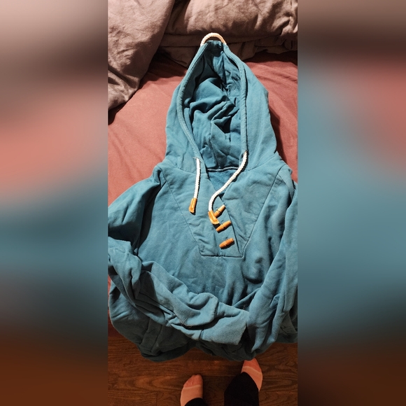 Alaskan apparel sweatshirt - Picture 3 of 3